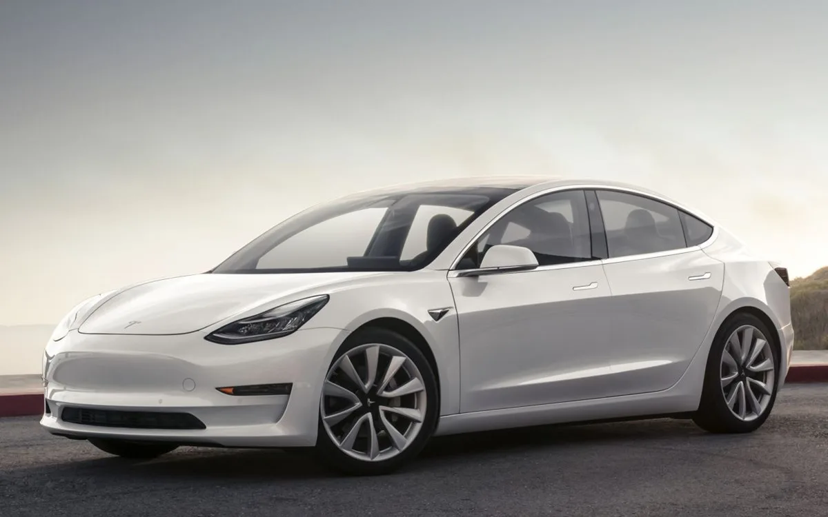 Tesla Model 3 Long Range AWD